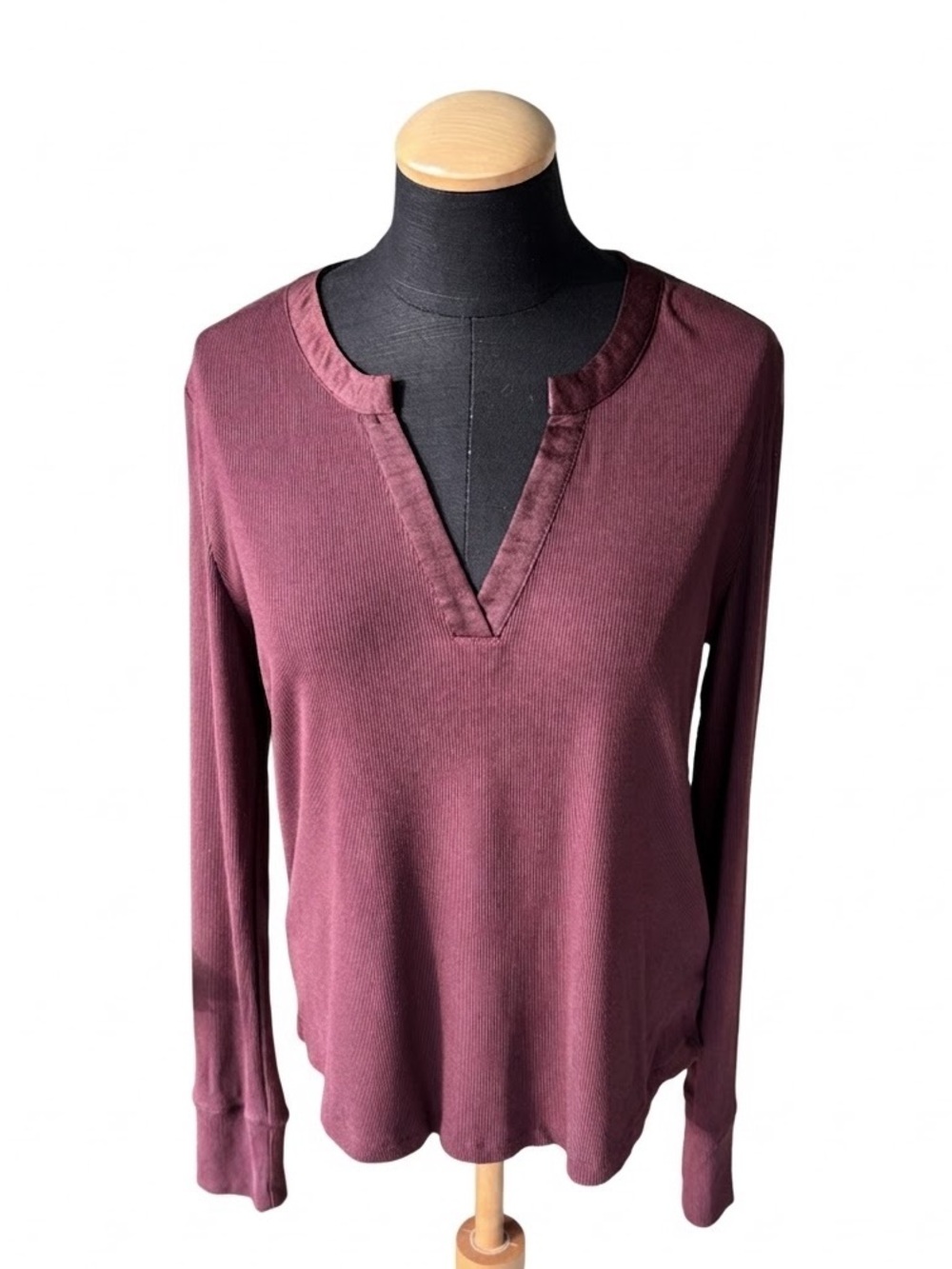 Evereve Bex Ribbed Split V-Neck Long Sleeve Top Maroon Burgundy Plum M